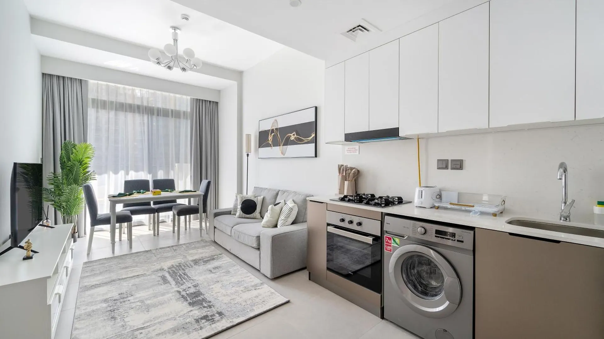 Stylish 2 Bedroom In Al Jaddaf Dubai Apartment